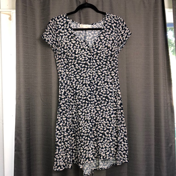 Dresses & Skirts - Size M floral summer dress